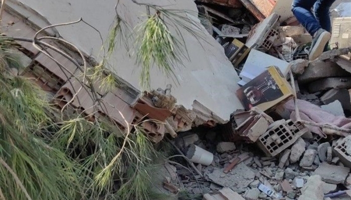 زمین لرزه ۶.۶ ریشتری در ازمیر ترکیه/ ۴ کشته و ۱۵۲ زخمی